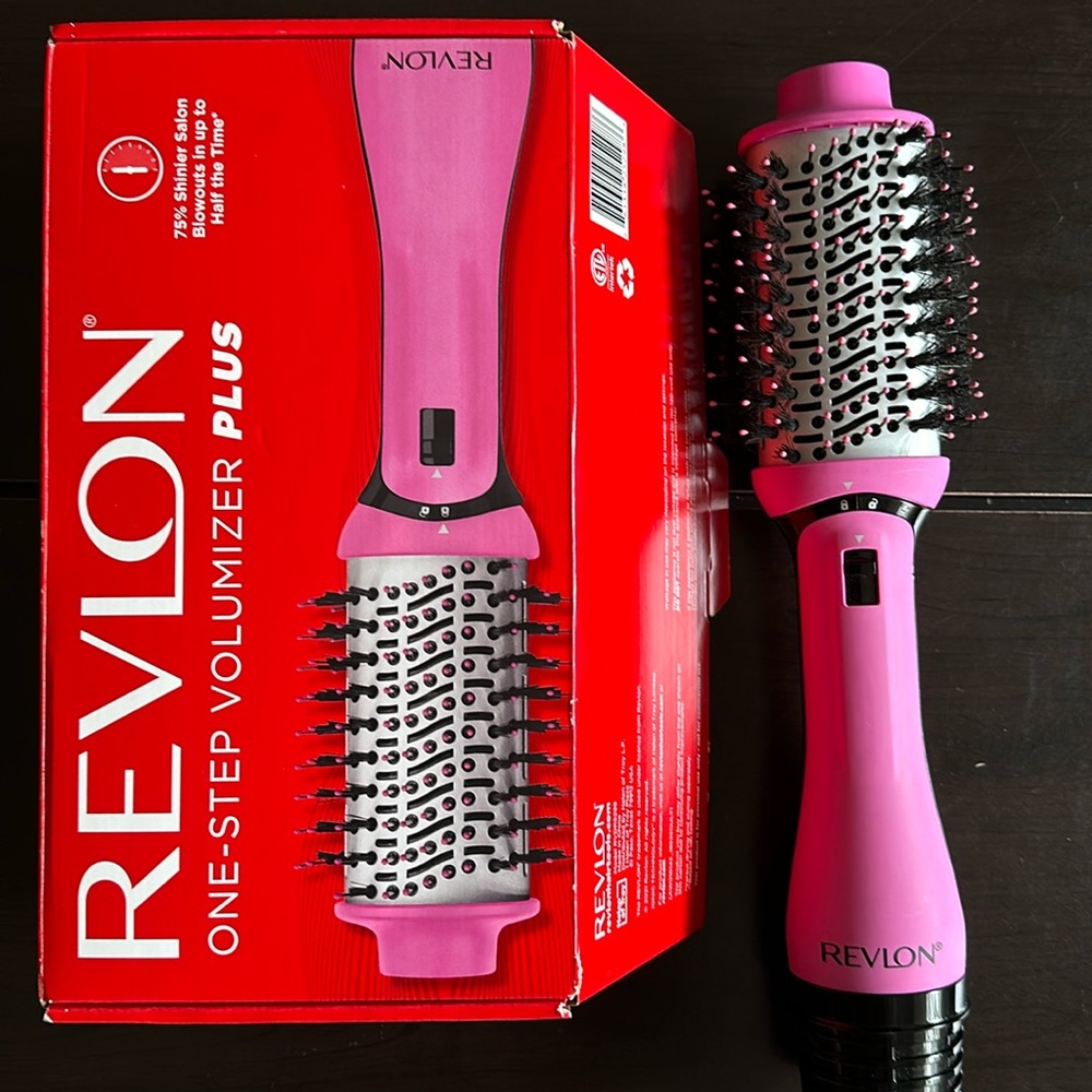 Revlon hair tool blow drying hair one step volumizer plus